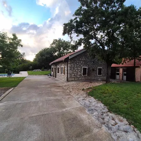 Вілла Zlatna Glavica Подгориця