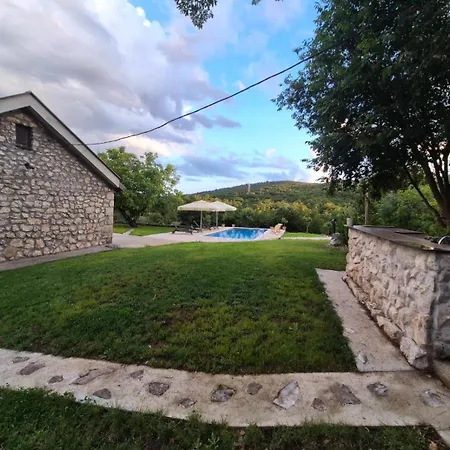 Вілла Zlatna Glavica Подгориця