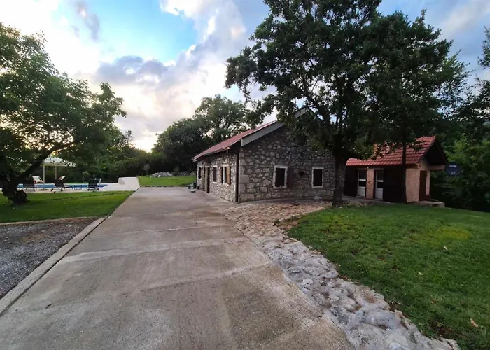 Вілла Zlatna Glavica Подгориця