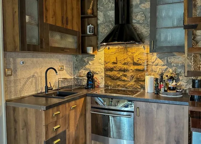 Zlatna Glavica Подгориця