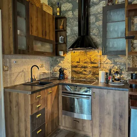 Zlatna Glavica Подгорица