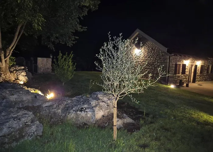 Zlatna Glavica Vila *